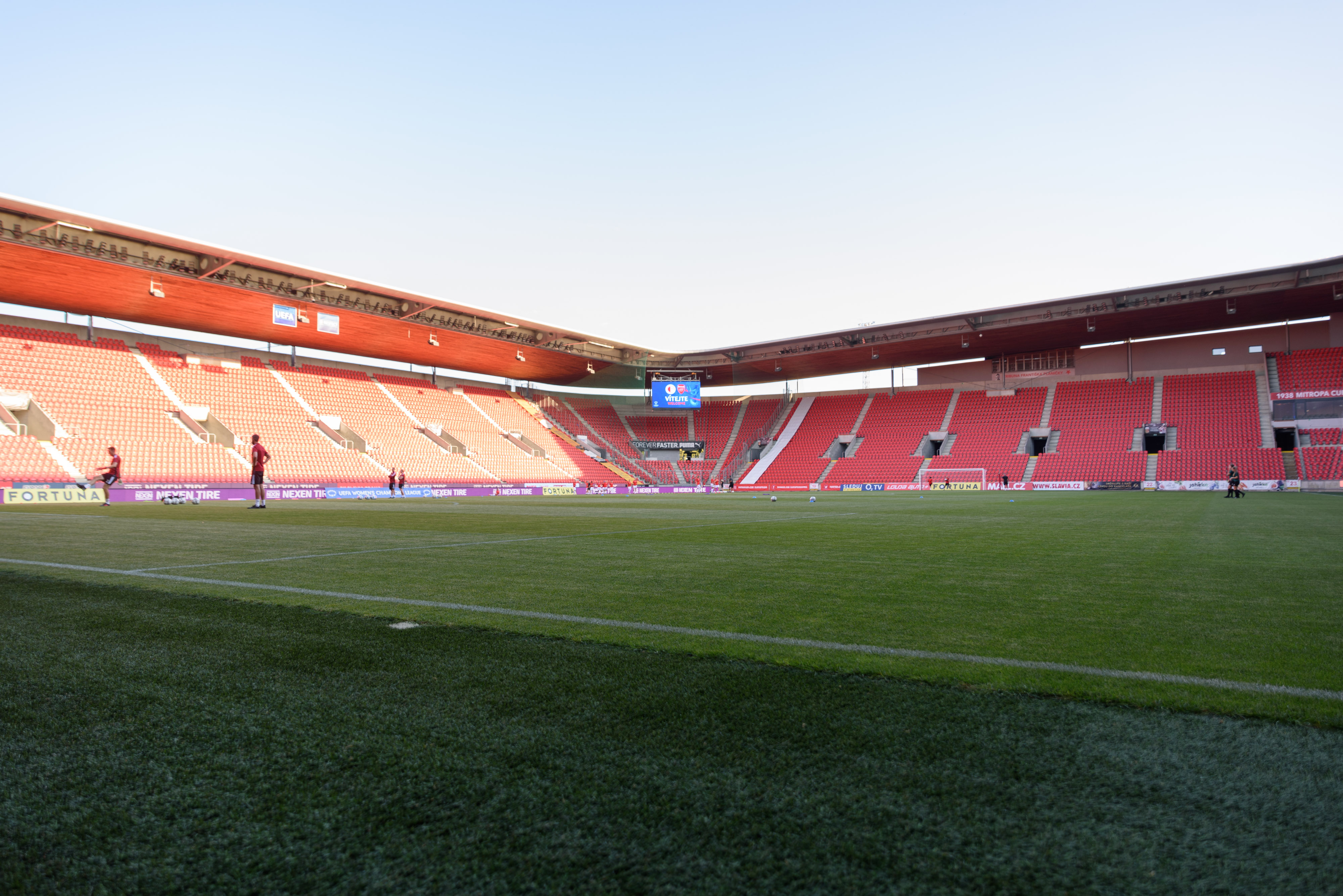 De Fortuna Arena in Praag, waar Ajax het donderdagavond opneemt tegen Slavia Praag