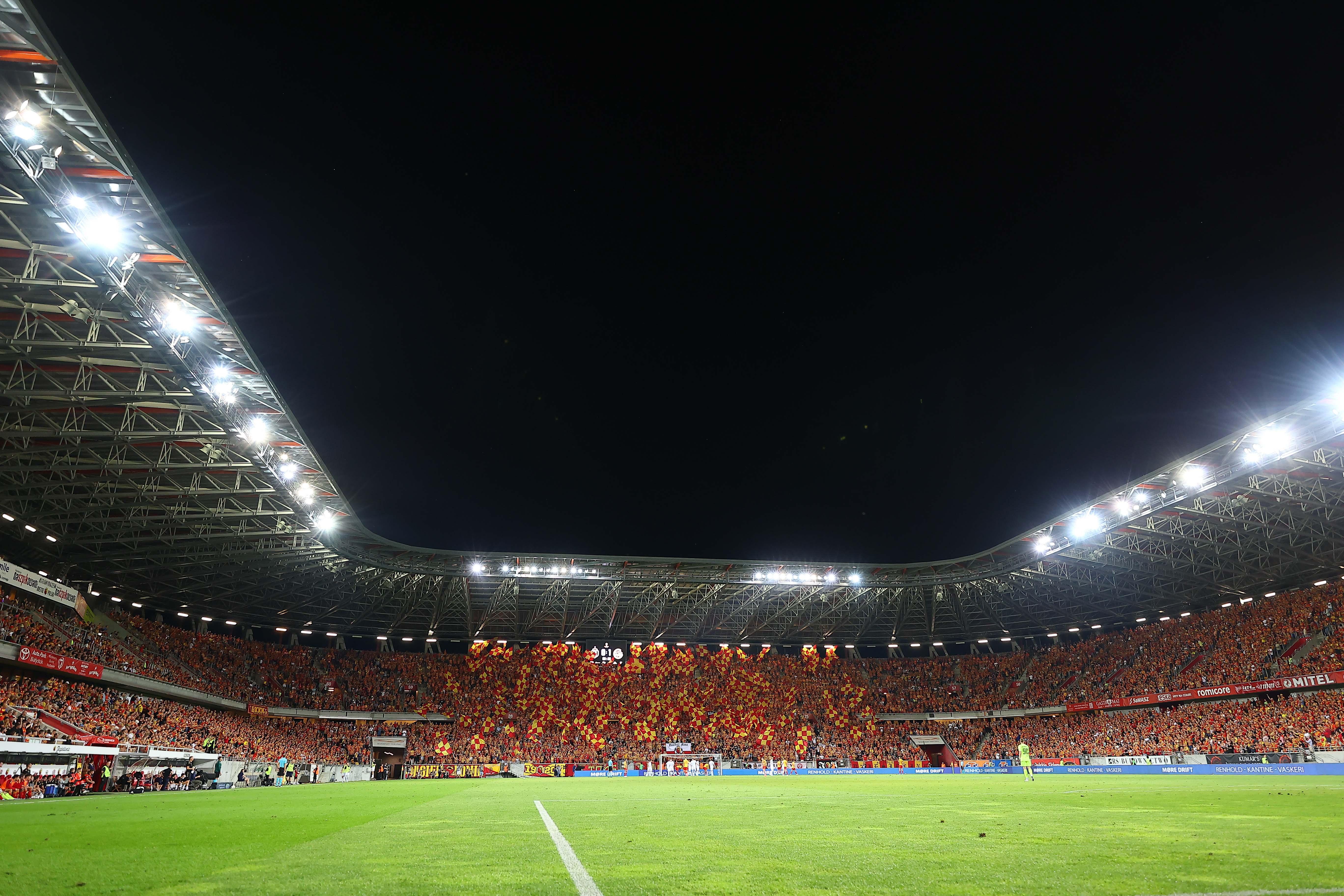 Het stadion van Jagiellonia Bialystok waar Ajax donderdag in de Europa League speelt