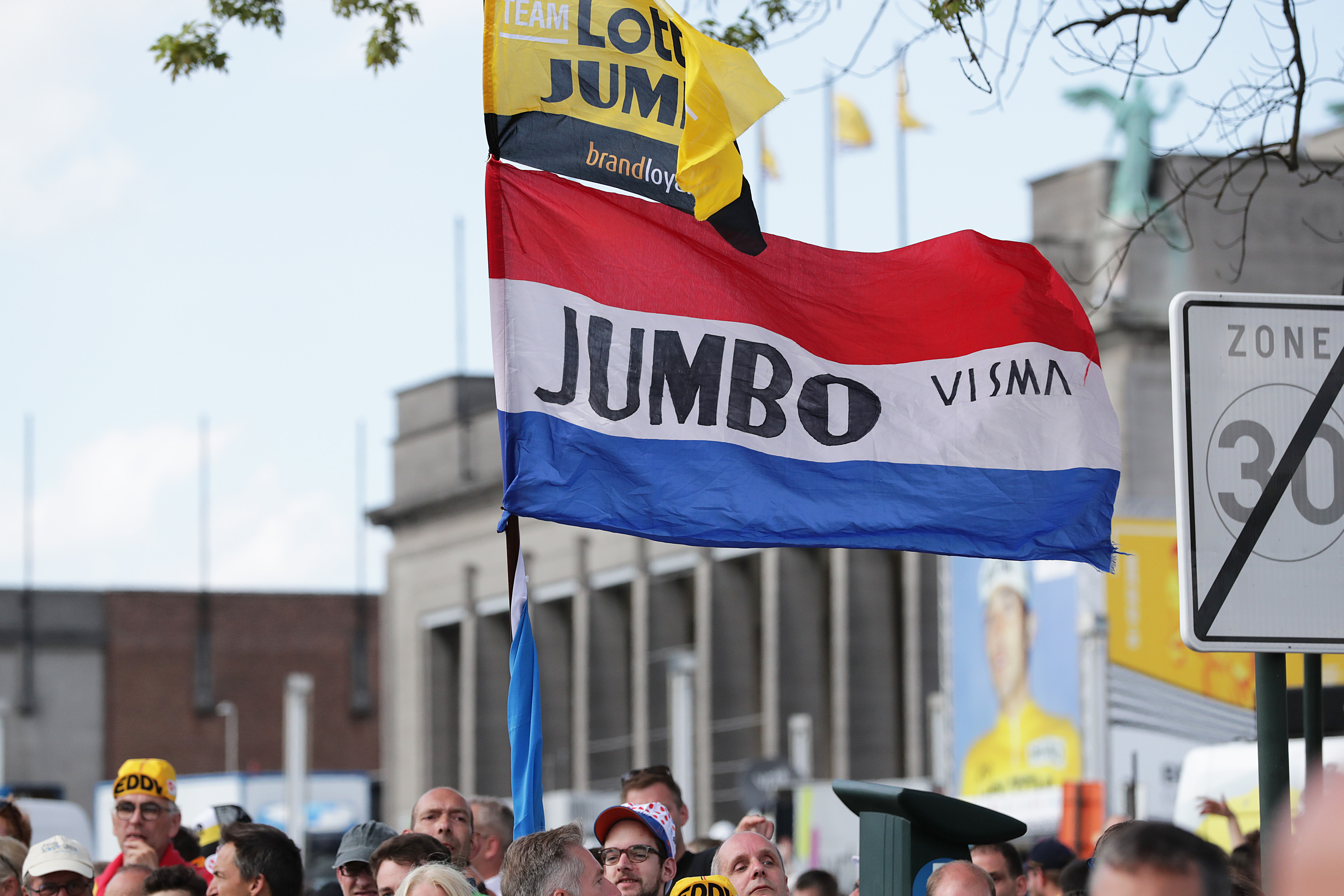 Fans van de wielerploeg Jumbo Visma